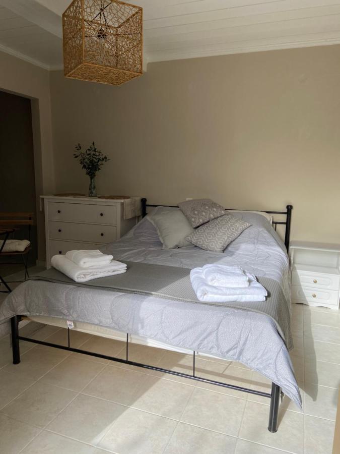 Pepper Tree Apartment Aegina Exterior foto